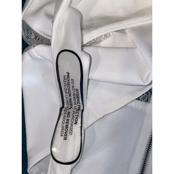 Alice + Olivia Makeda Cut Out Sleeveless Lace Off White Bodysuit Top - Picture 10 of 16